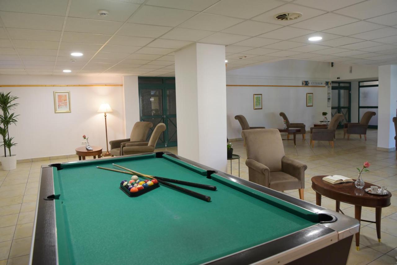 Alfoeld Gyoengye Hotel Орошхаза Экстерьер фото